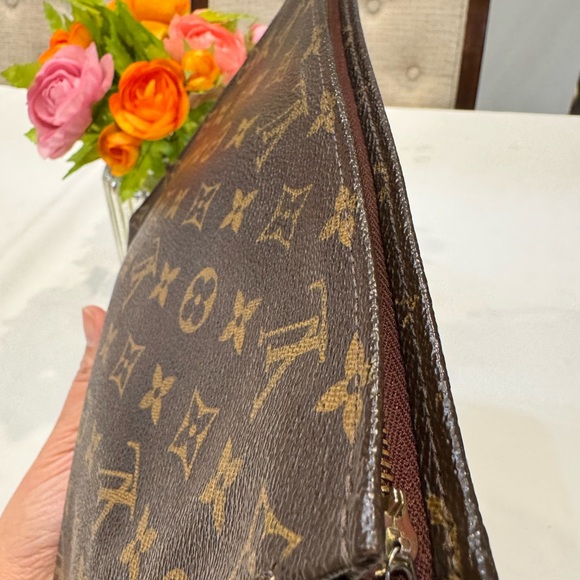 Authentic Louis Vuitton Toilettery pouch - Picture 9 of 16